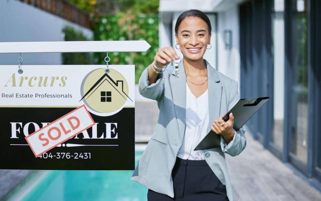 Why Hiring a Realtor Is Essential for a Smooth Home-Selling Process